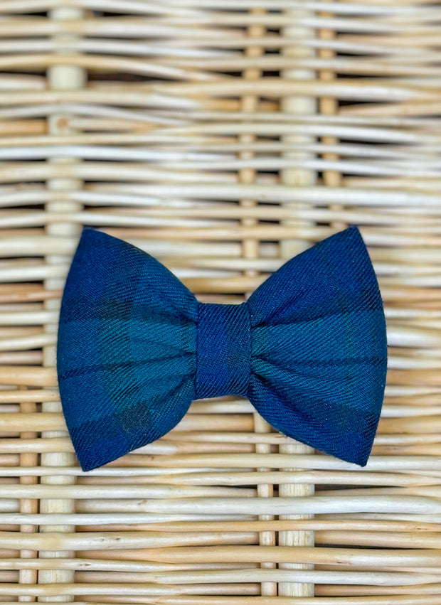 Pinza Tartan con fiocco