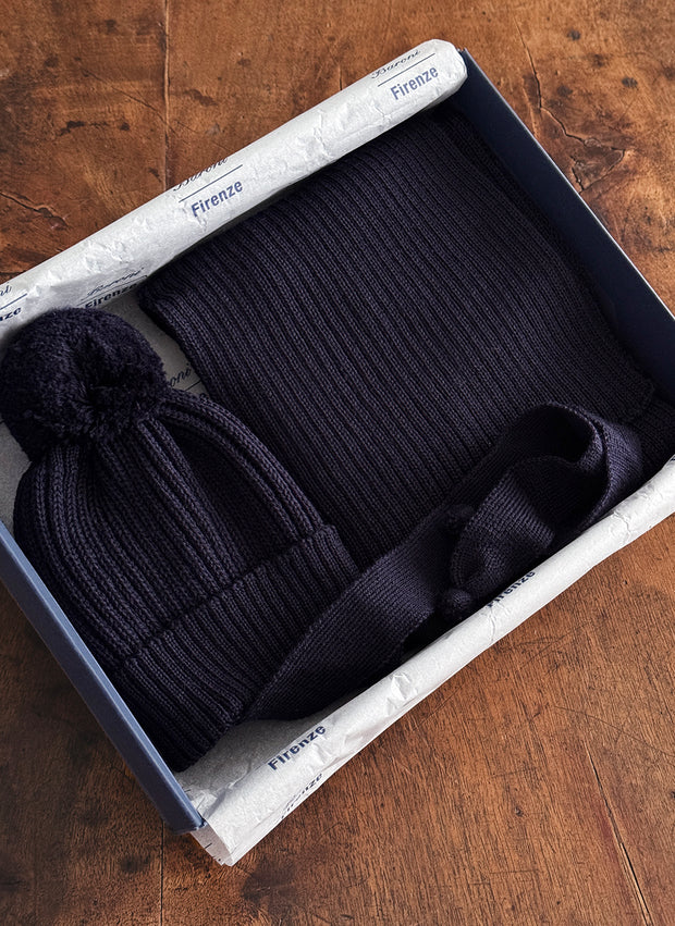 Primo cappellino di lana