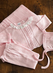 Tre pezzi in maglia di puro cotone con colletto in Sangallo