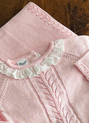 Tre pezzi in maglia di puro cotone con colletto in Sangallo