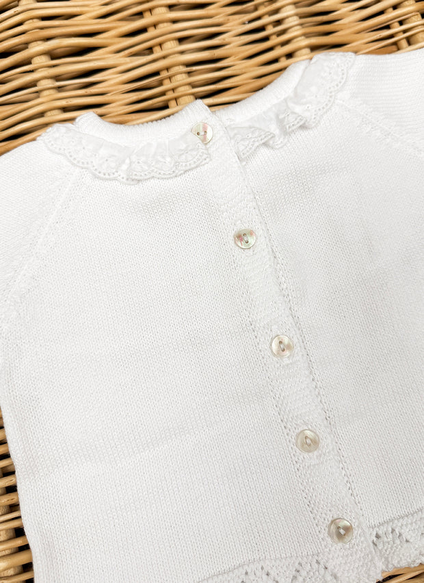 Tre pezzi in maglia di puro cotone con colletto in Sangallo