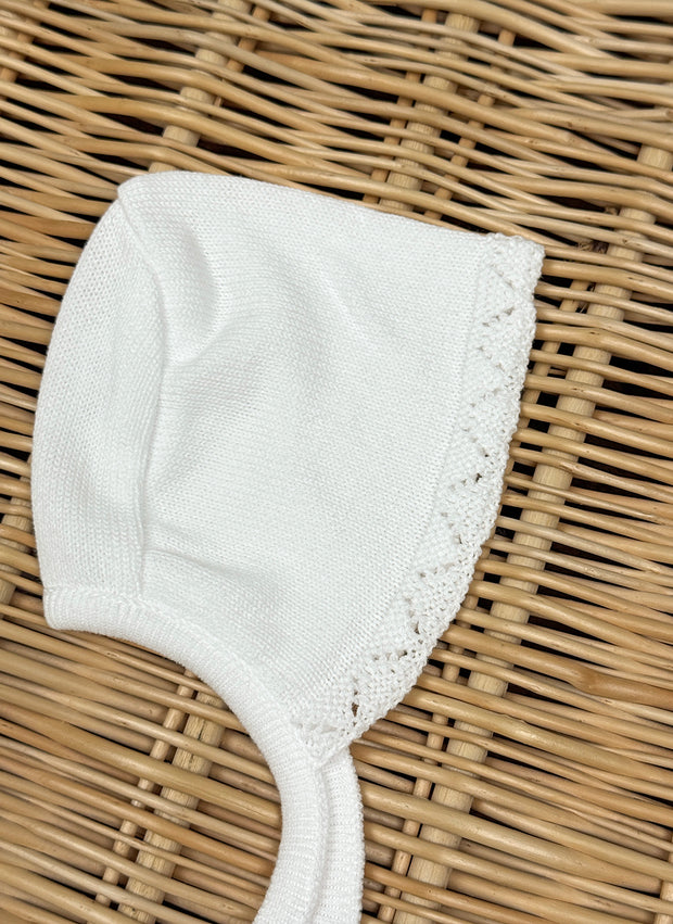 Tre pezzi in maglia di puro cotone con colletto in Sangallo