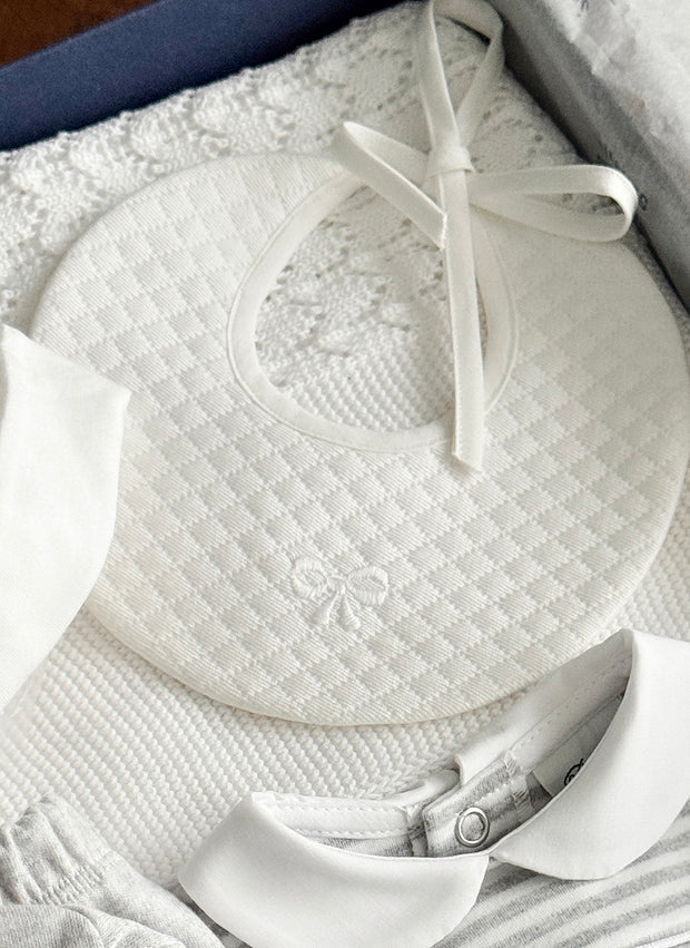 Bow Bib Small