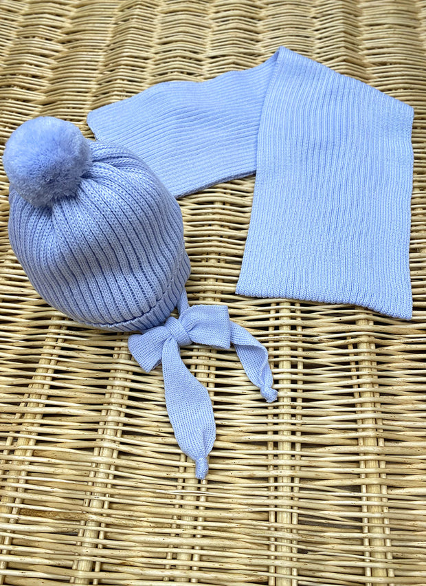 Primo cappellino di lana